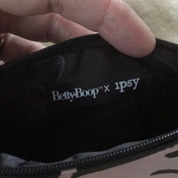 New Betty Boop Ipsy bag - Picture 4 of 4